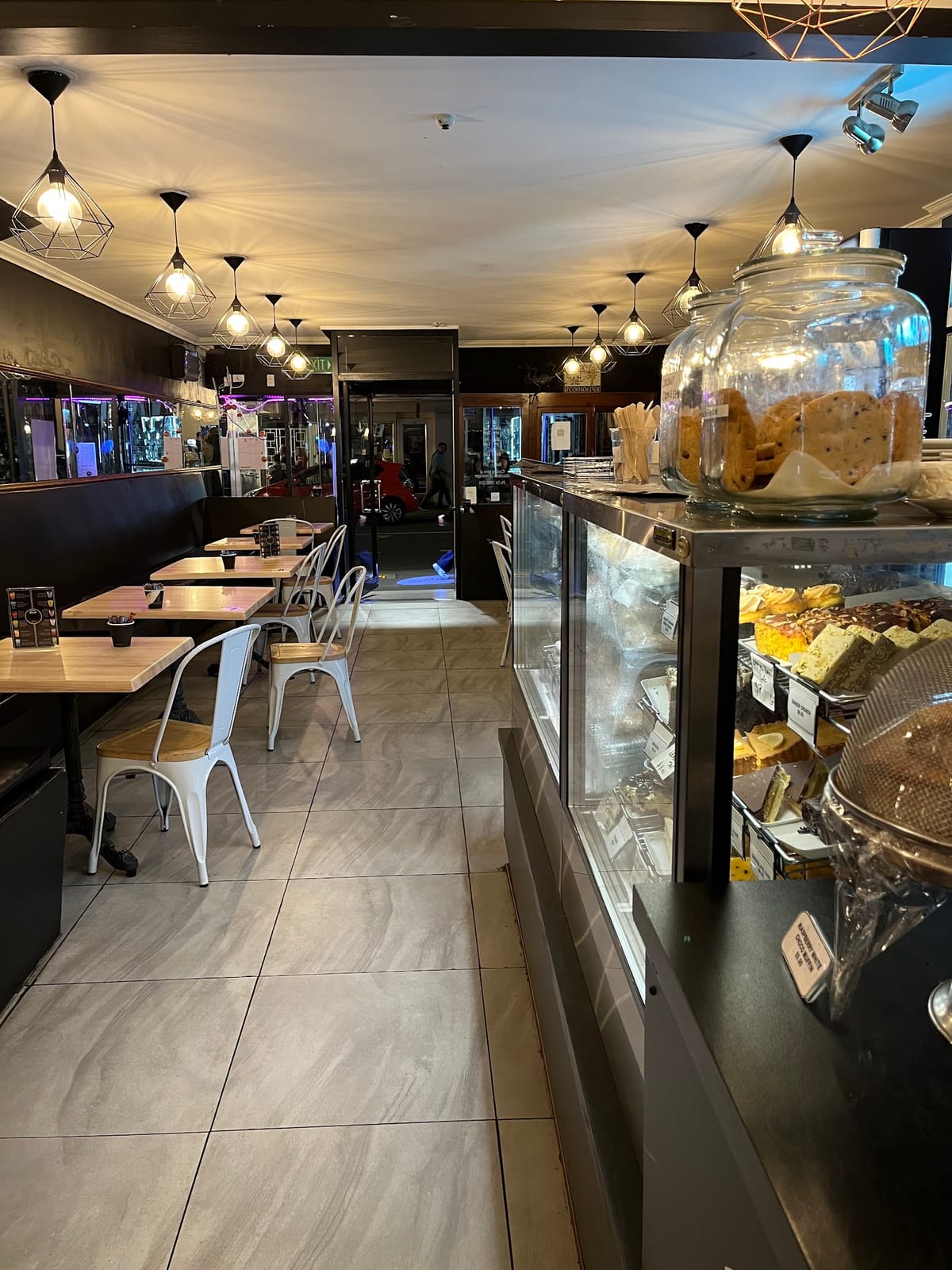 SaMick Cafe & Bar