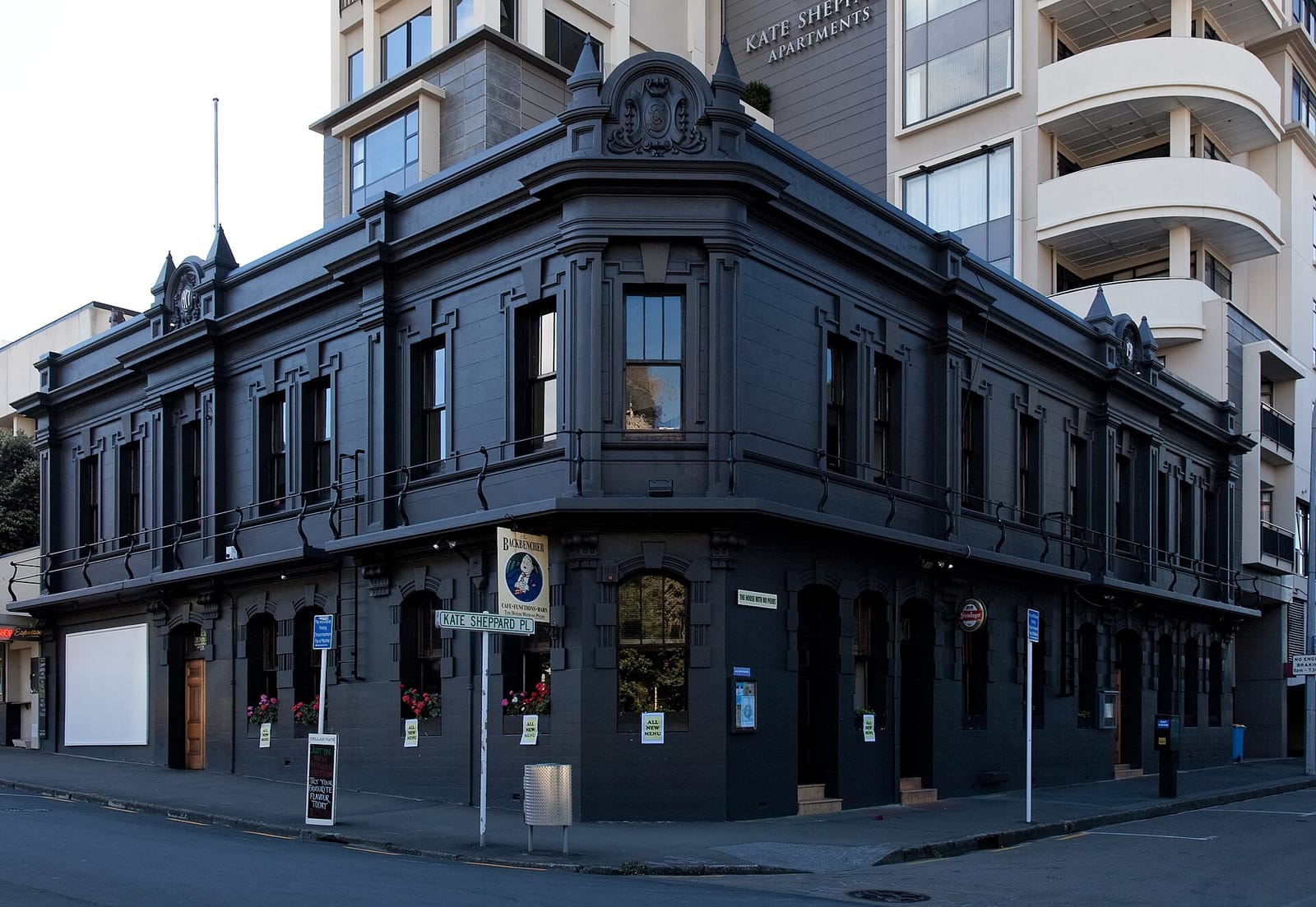 Green Land Cafe and Bar photo 4