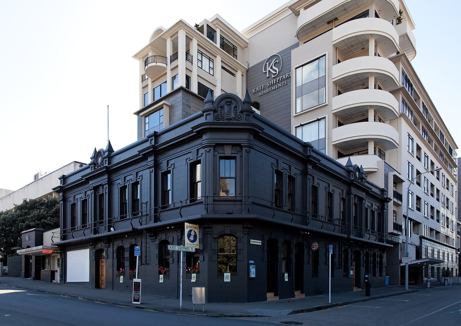 Green Land Cafe and Bar photo 2