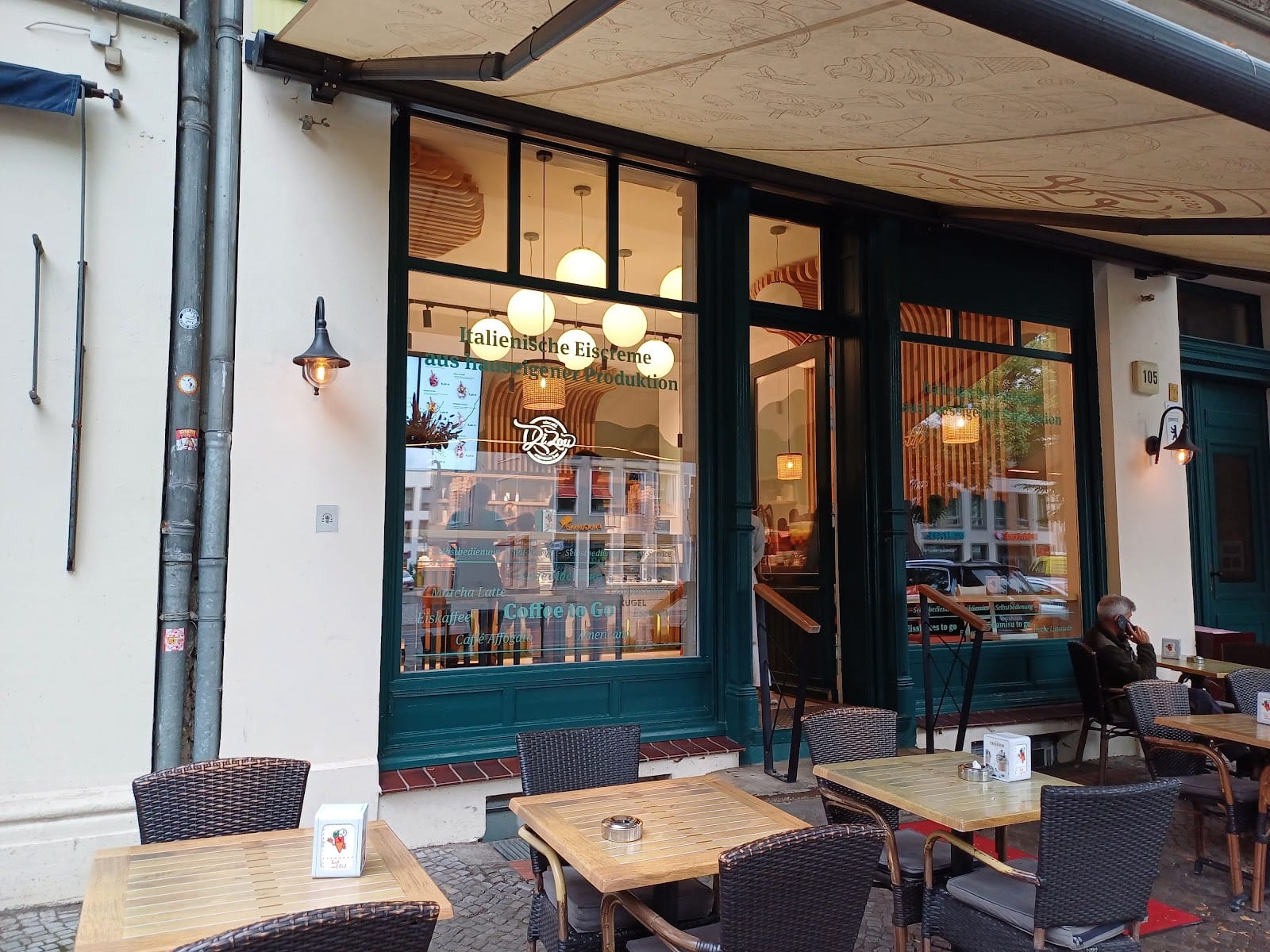 Zi Zou Eiscafé & Espresso Bar