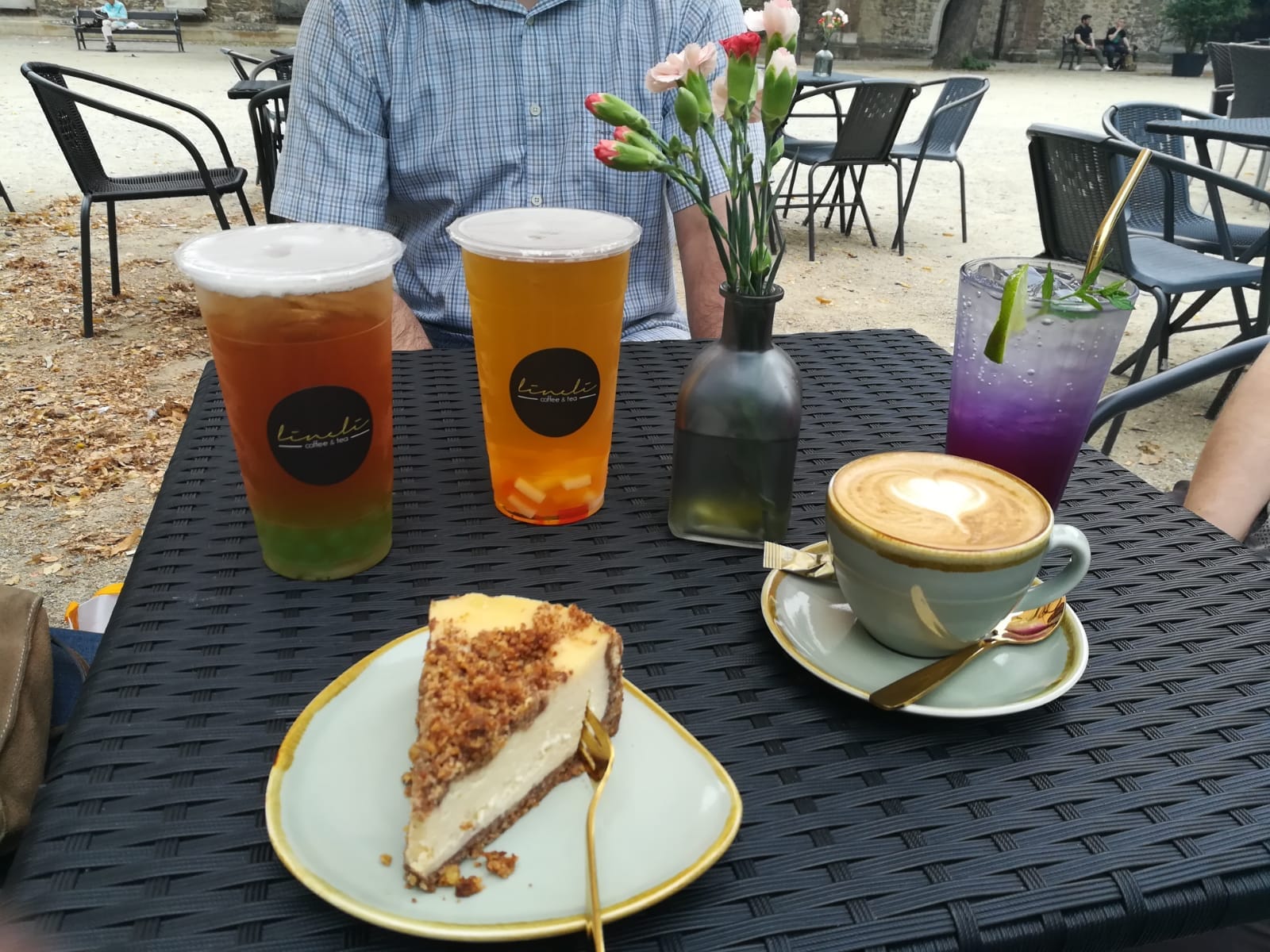 Café Lineli Coffee & Tea