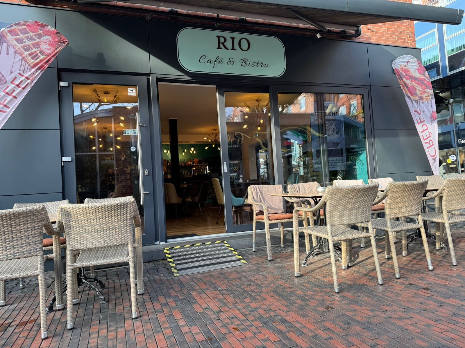 Rio Cafe & Bistro