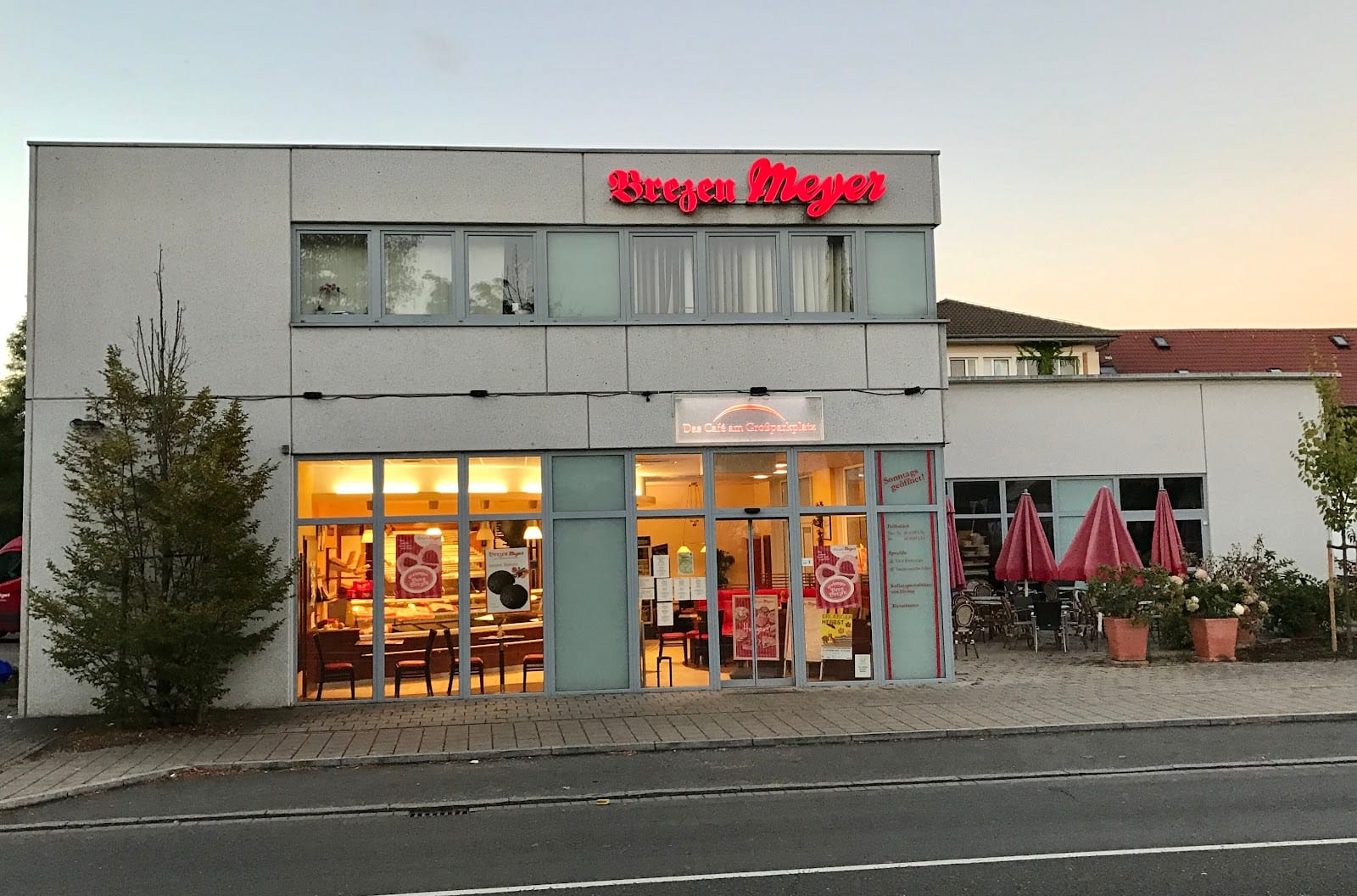 Brezen Meyer GmbH & Co. KG - Das Cafe am Großparkplatz - Erlanger Bergbreze
