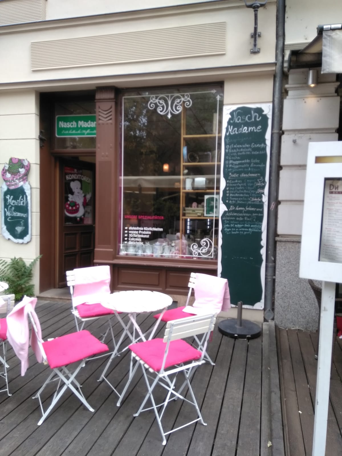 Nasch Madame vegane und glutenfreie Konditorei mit Straßenverkauf und Cafe