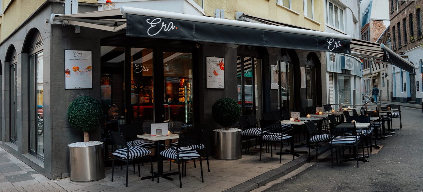 era cafe & bar photo 4