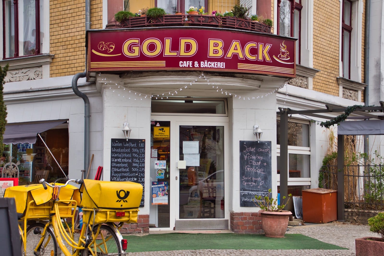 Goldback Cafe & Bäckerei