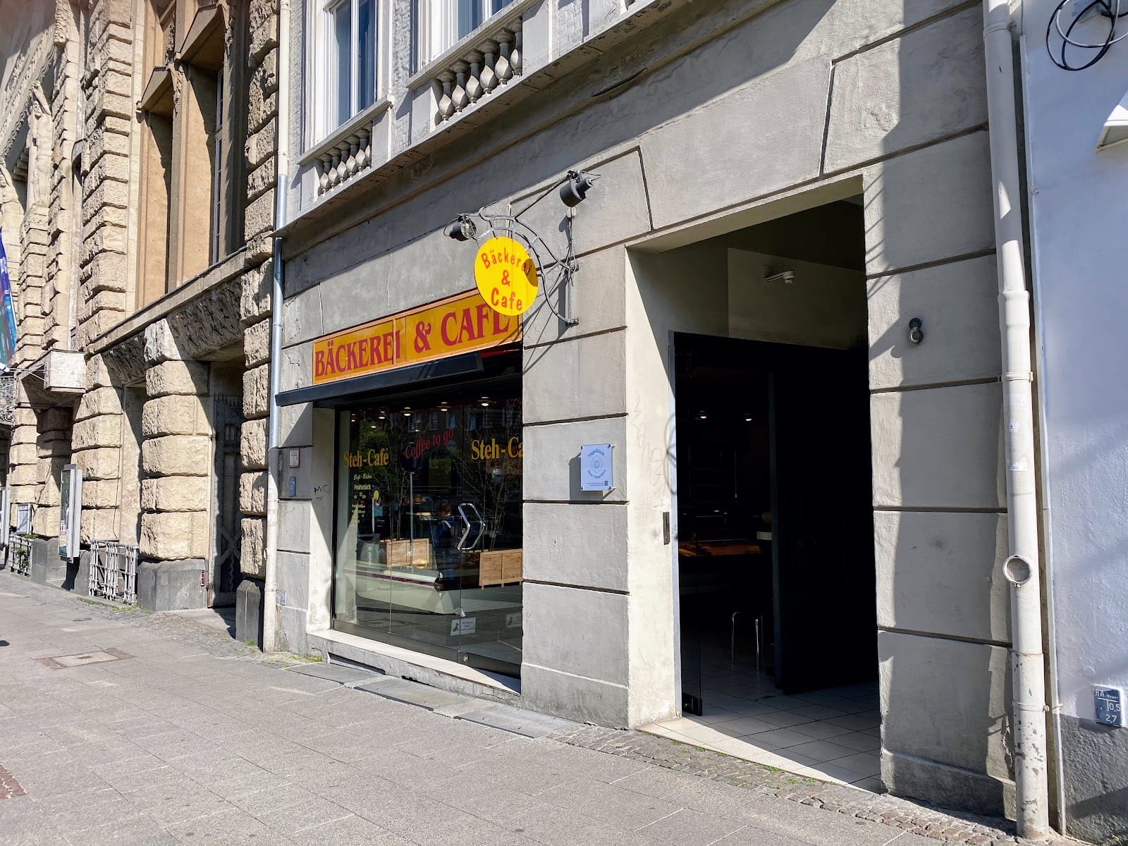 Bäckerei & Cafe Steh-Café Berkenthiner Dorfbackstube