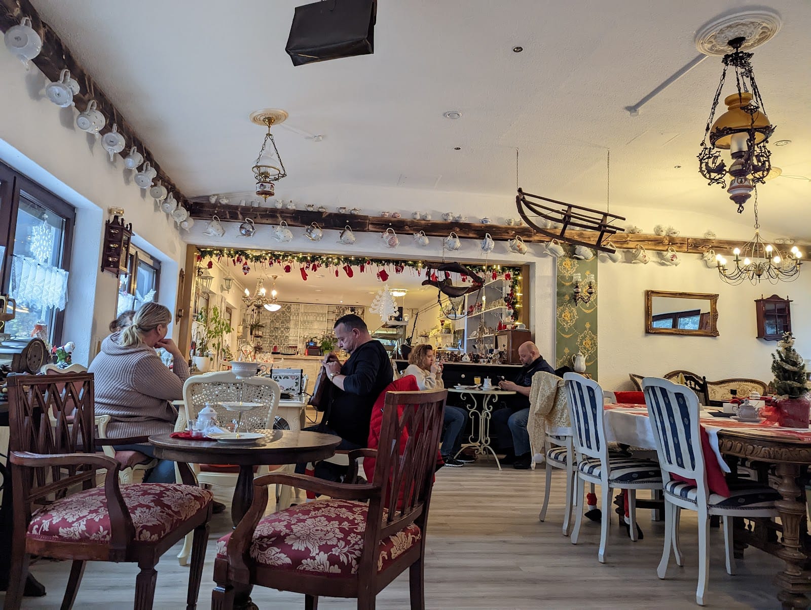 Cafe Nostalgie