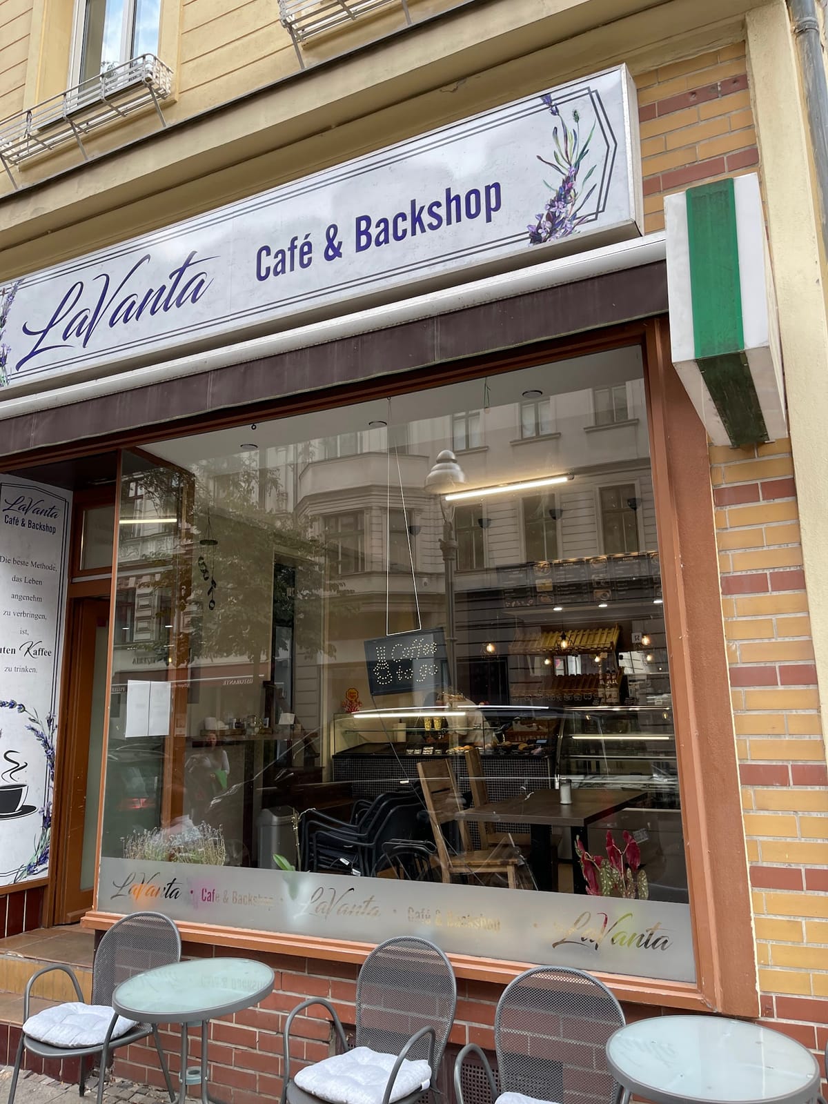 LaVanta Cafe & Backshop