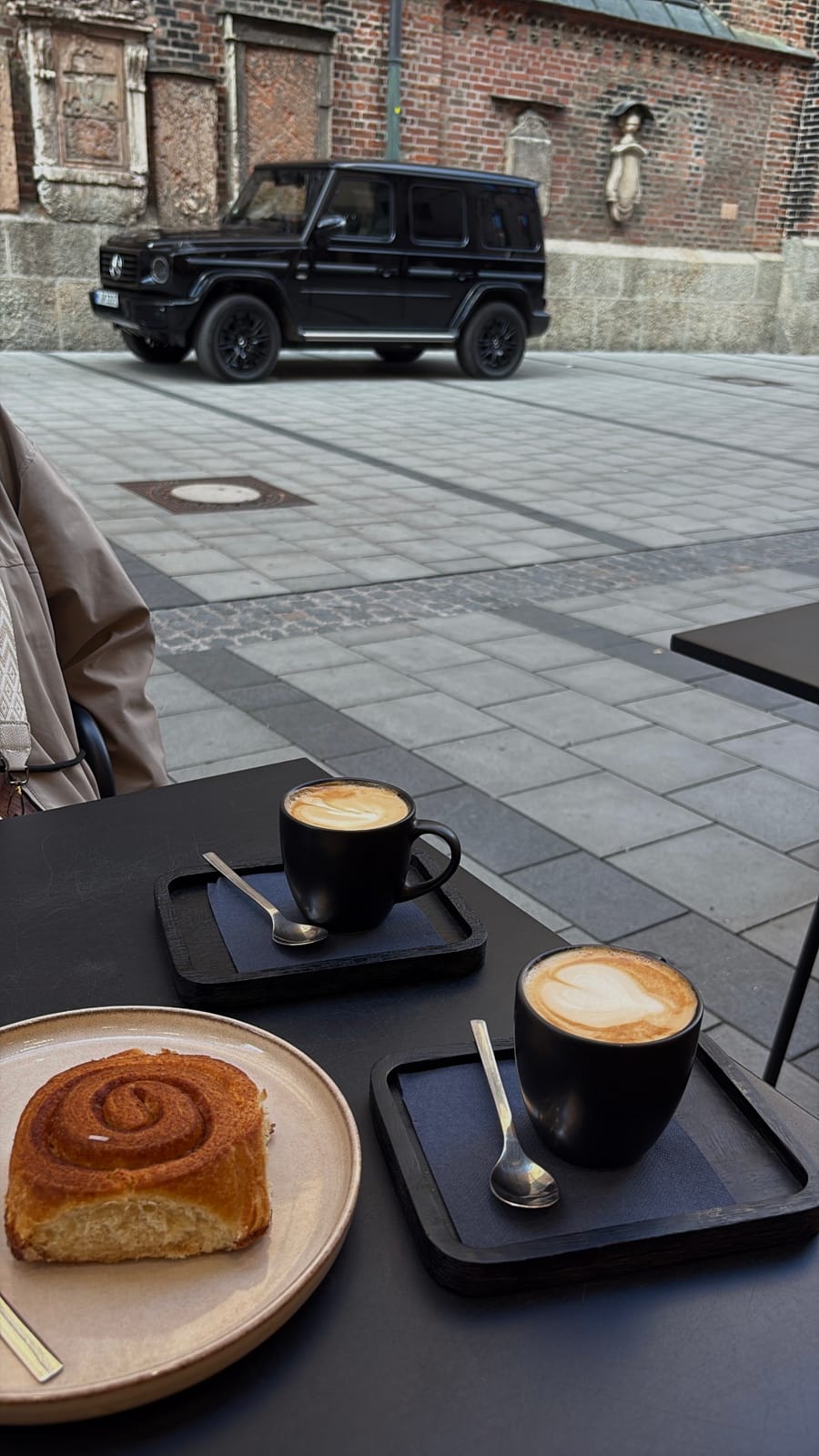 H&M CAFE