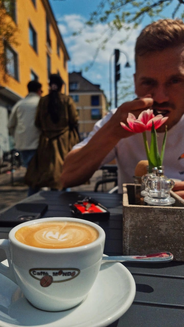 Cafe Mondo
