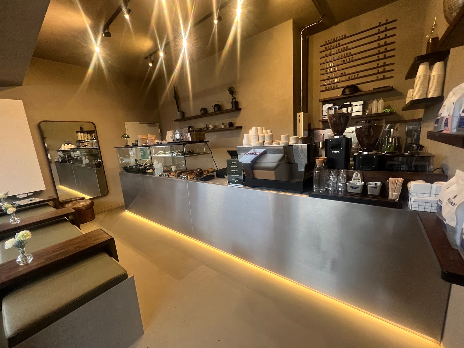 Nosh. Deli&Cafe