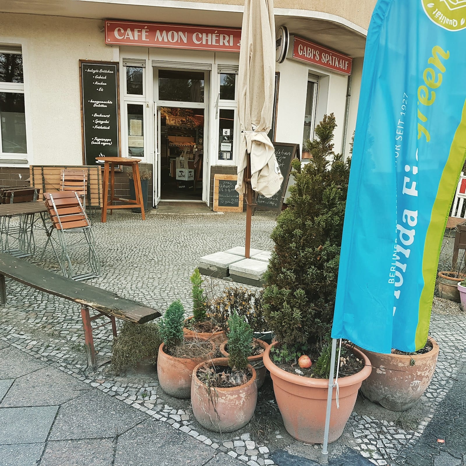 Cafe Mon Cheri