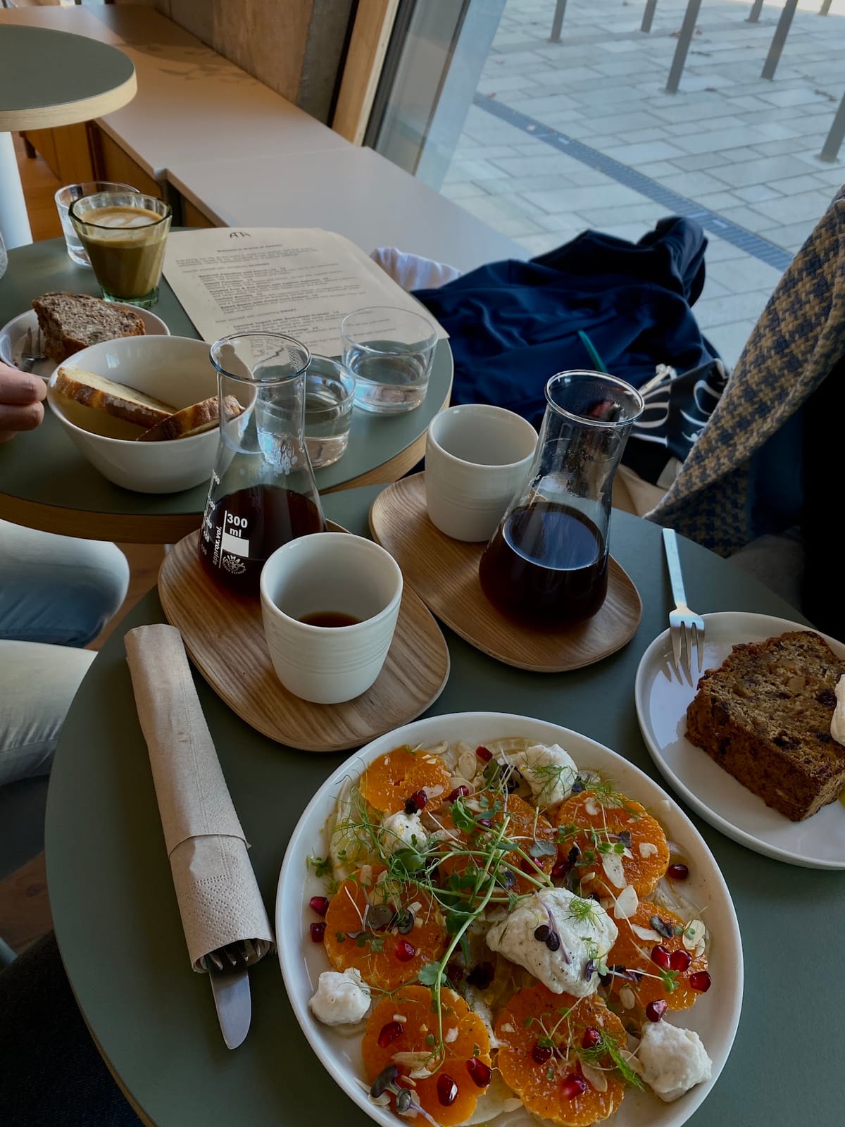 Apoteka - Coffee & Plants