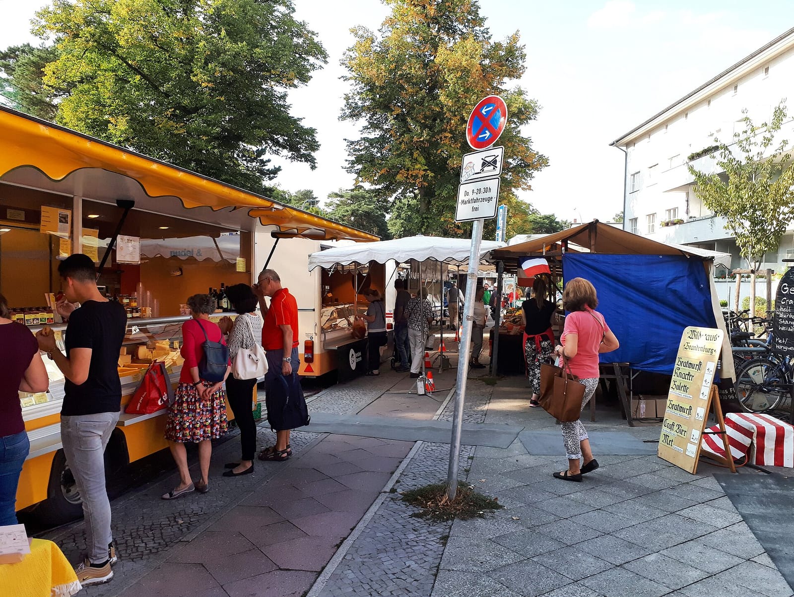 Toms Kaffeerösterei-Cafe und freche frisch geröstete Kaffeebohnen im U-Bahnhof Onkel Toms Hütte in Berlin Zehlendorf photo 2