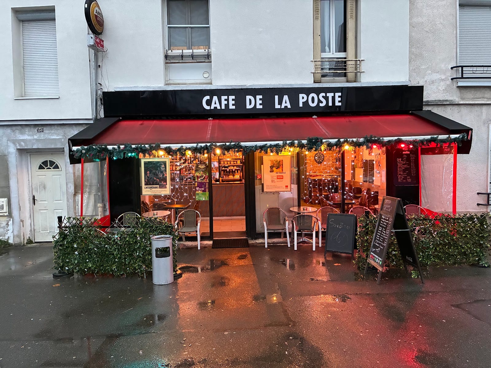Cafe De La Poste