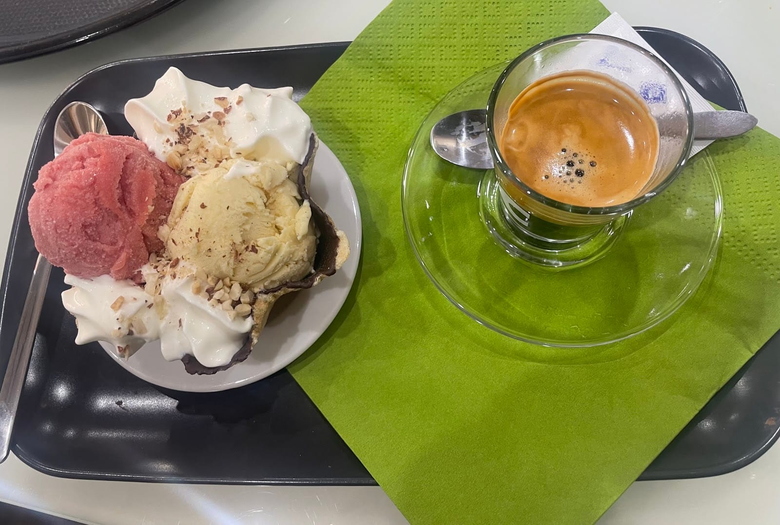 Autour Du Cafe