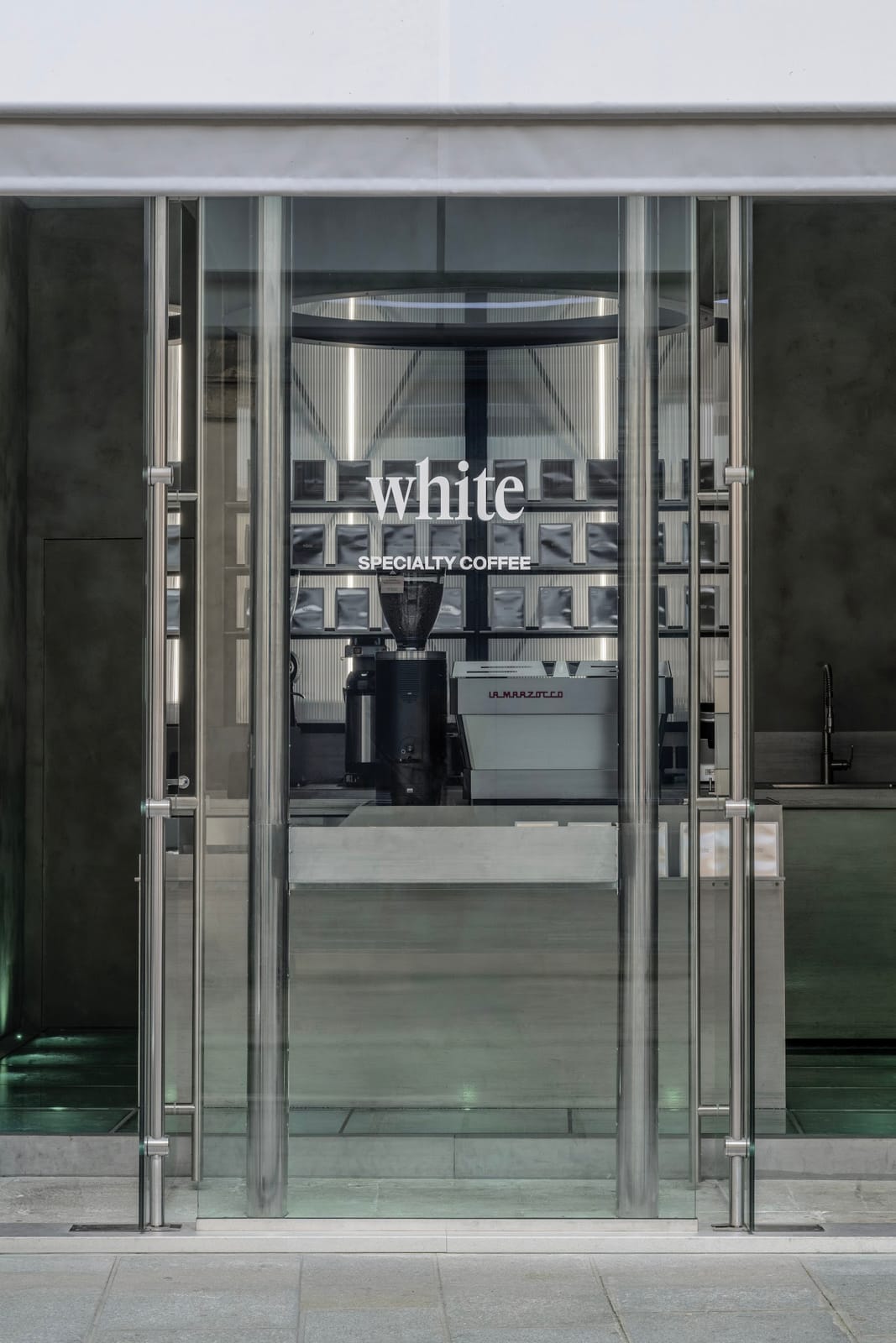 WHITE Coffee - Paris 4