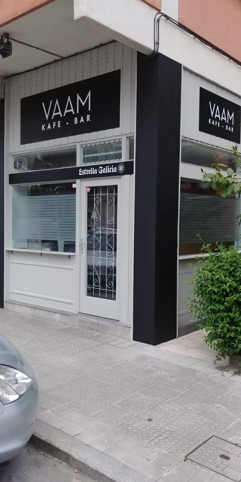 Vaam kafe bar