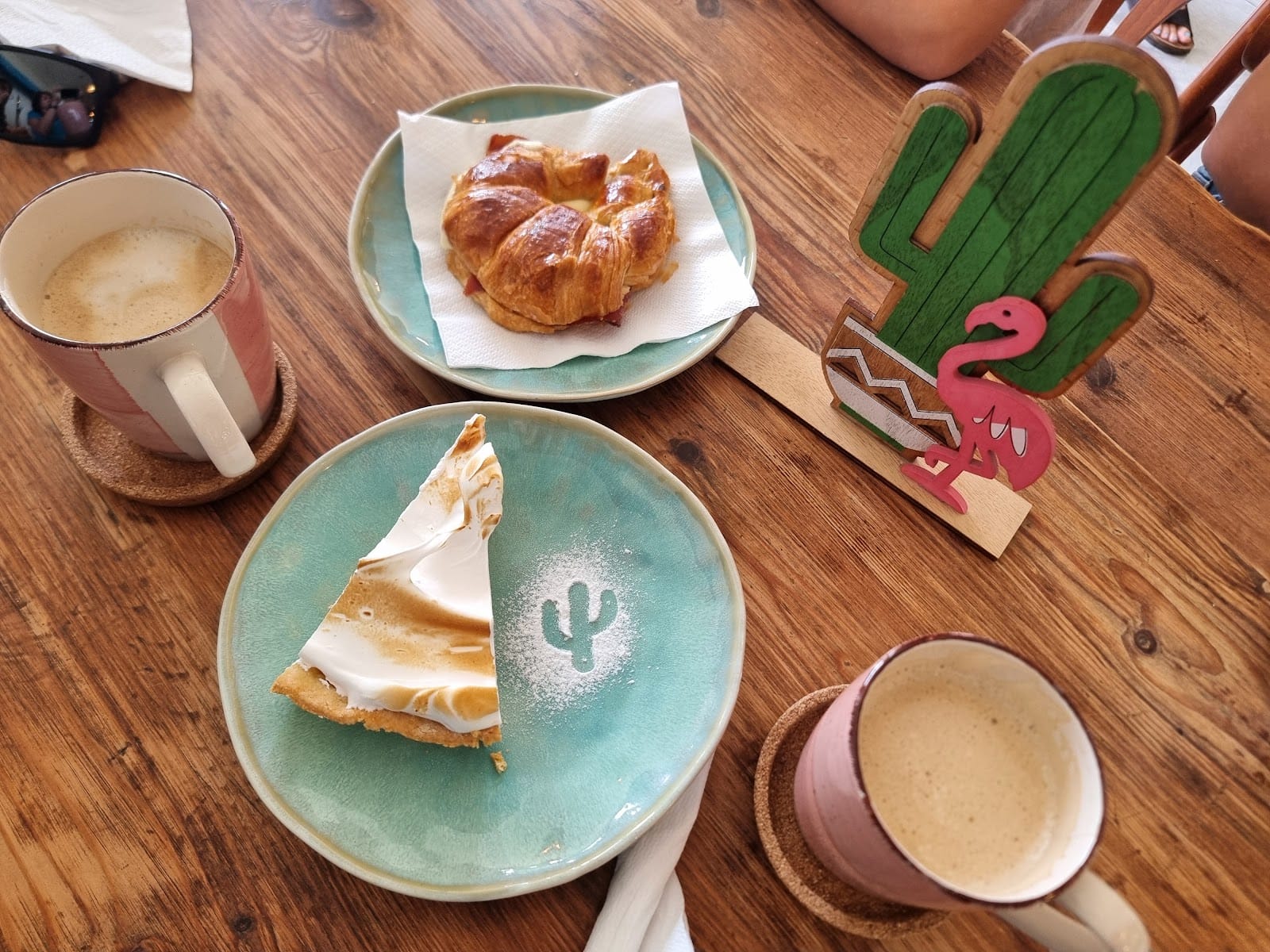 Cactus Surf and Coffee