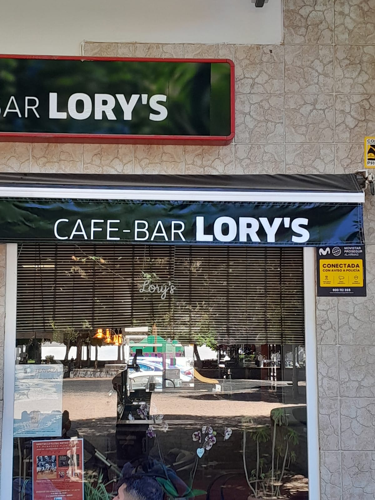 CAFE BAR LORY'S