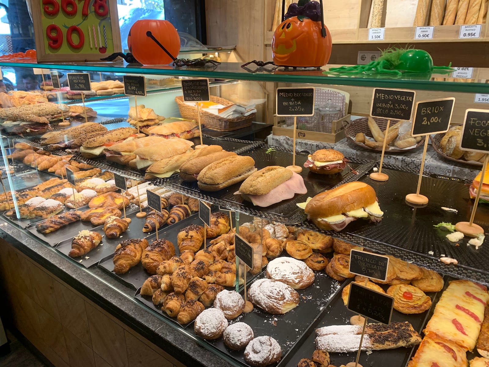 Delicious Bakery & Coffee