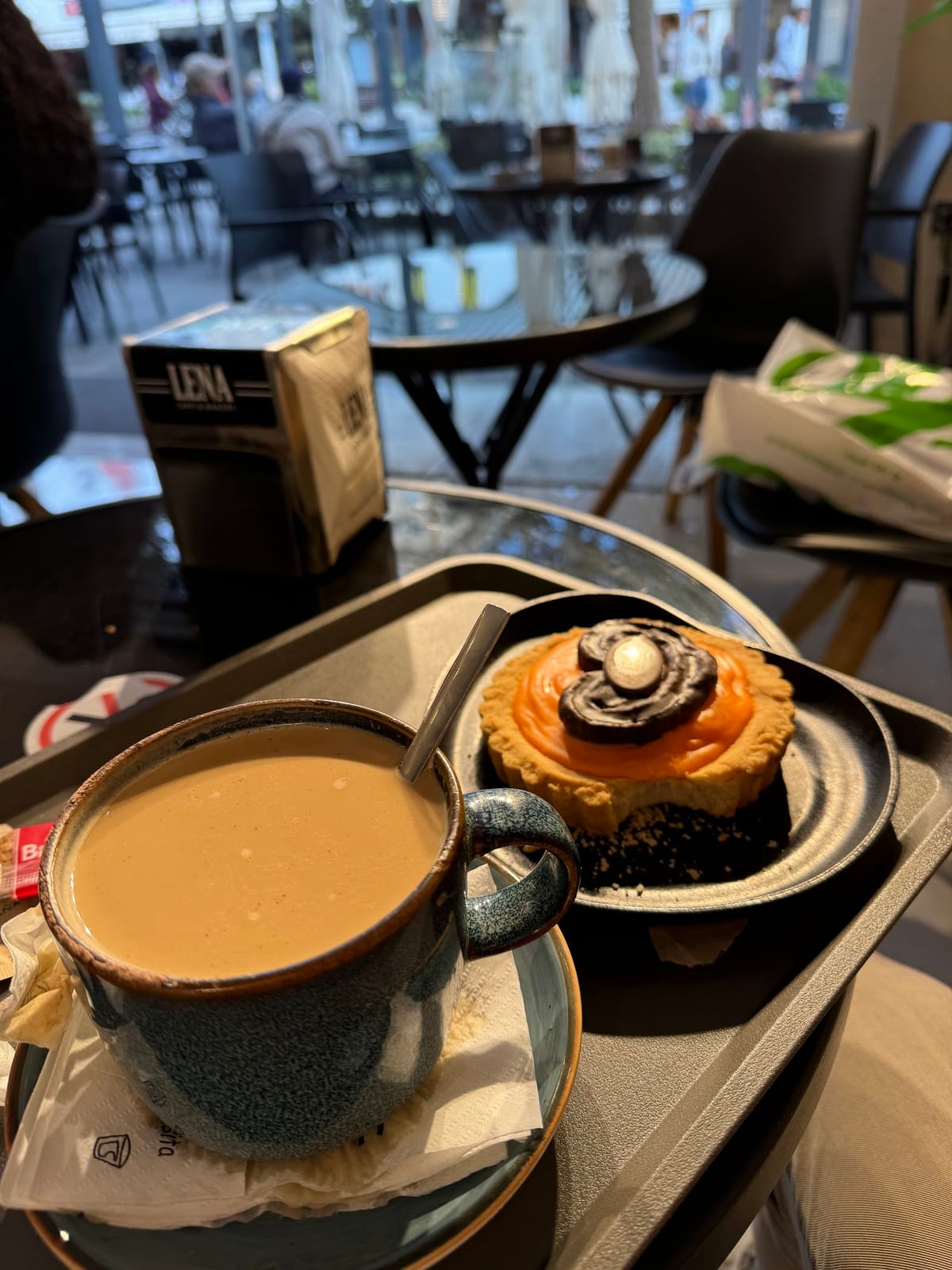 LENA - Cafe & Bakery