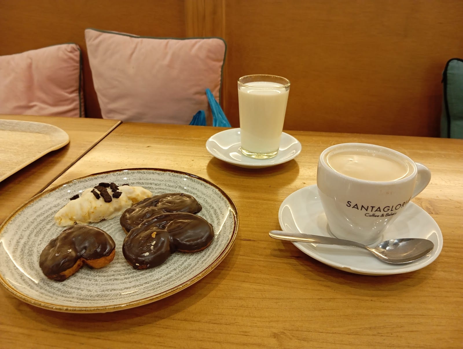 Santagloria Coffee & Bakery