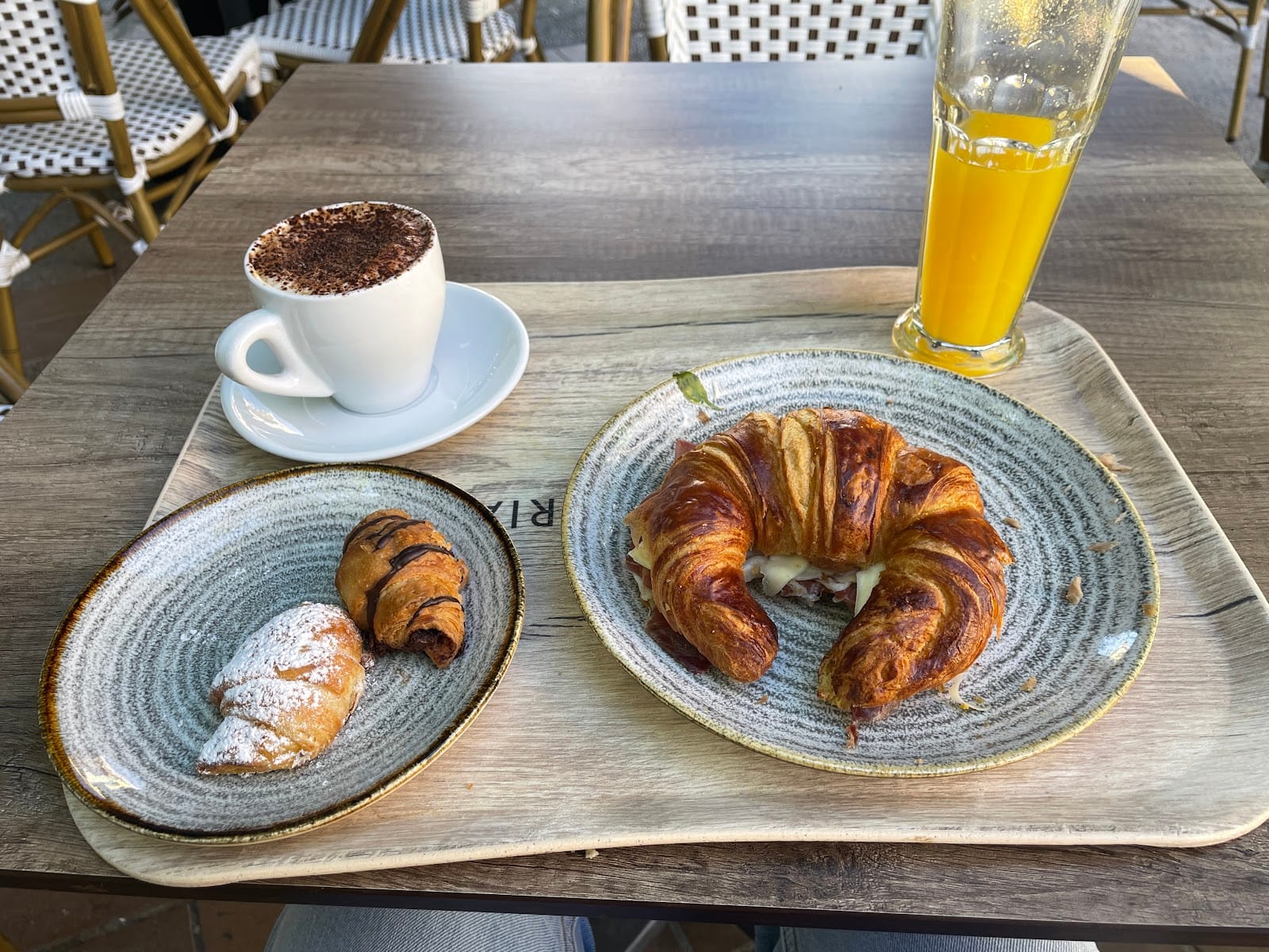 Santagloria Coffee & Bakery