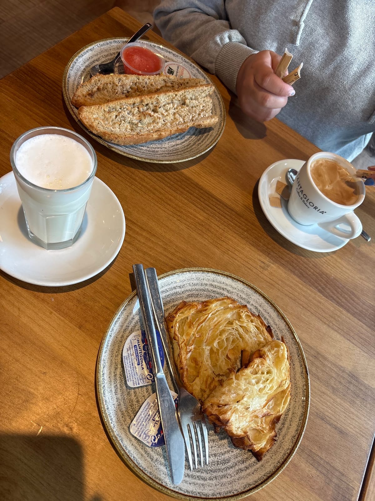Santagloria Coffee & Bakery