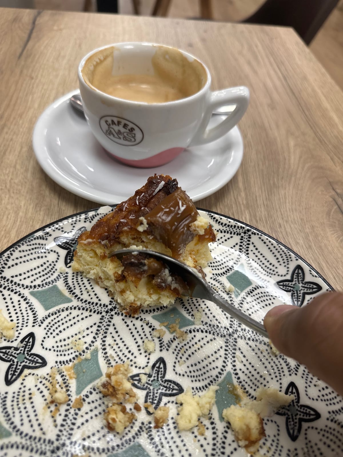 Los Mayses Cakes & Coffee