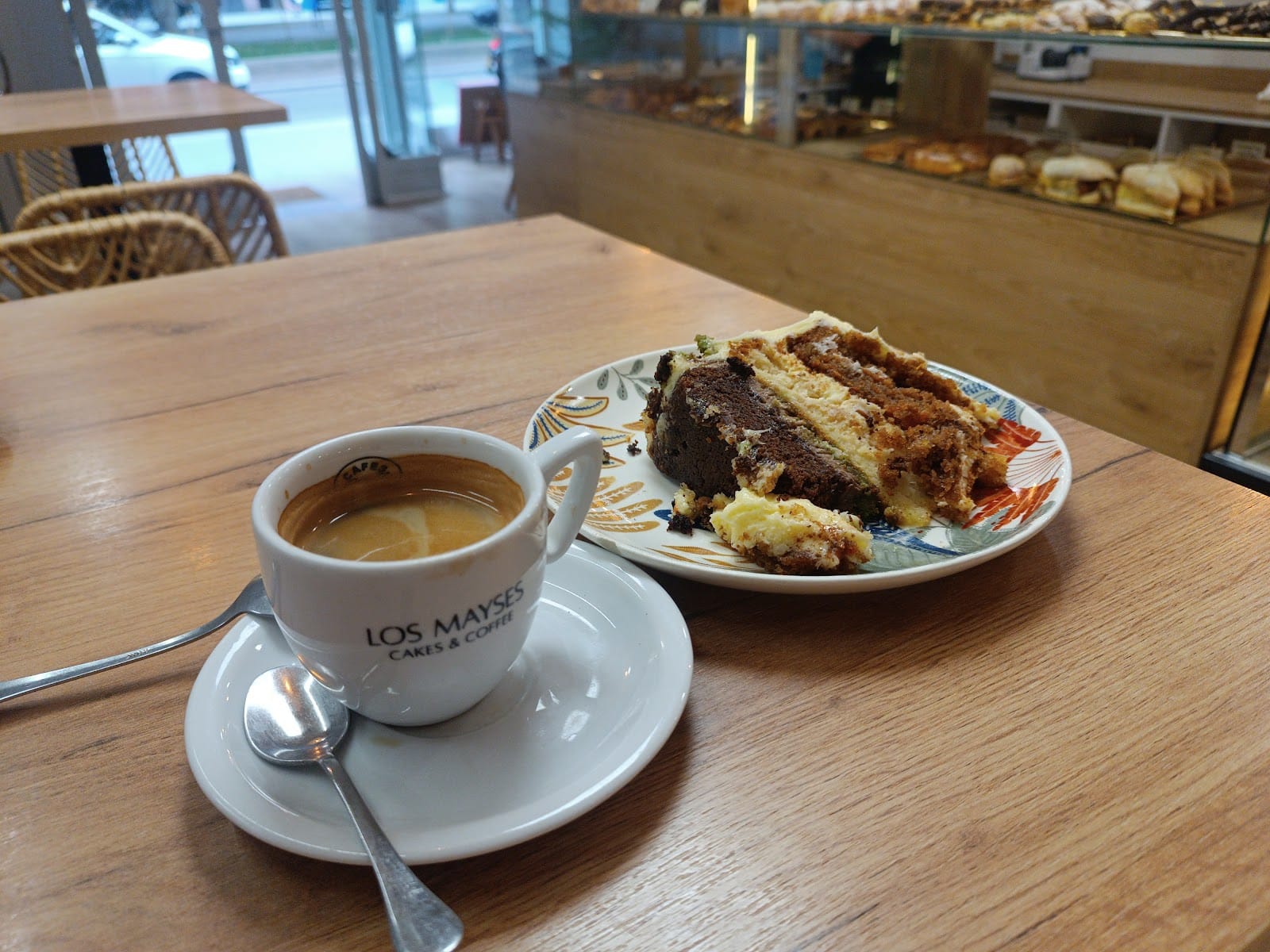 Los Mayses Cakes & Coffee