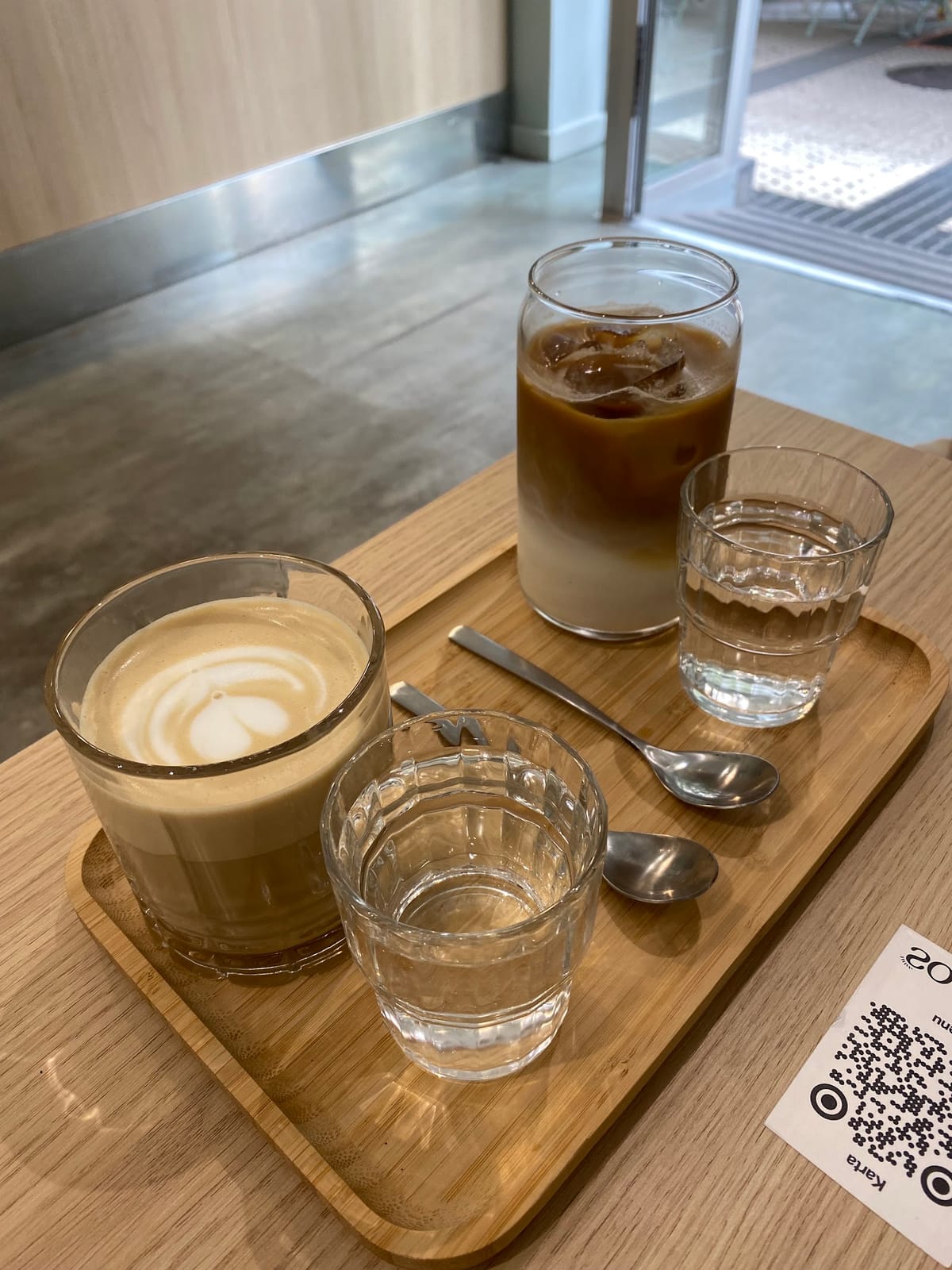 Somos - Coffee & Bakery