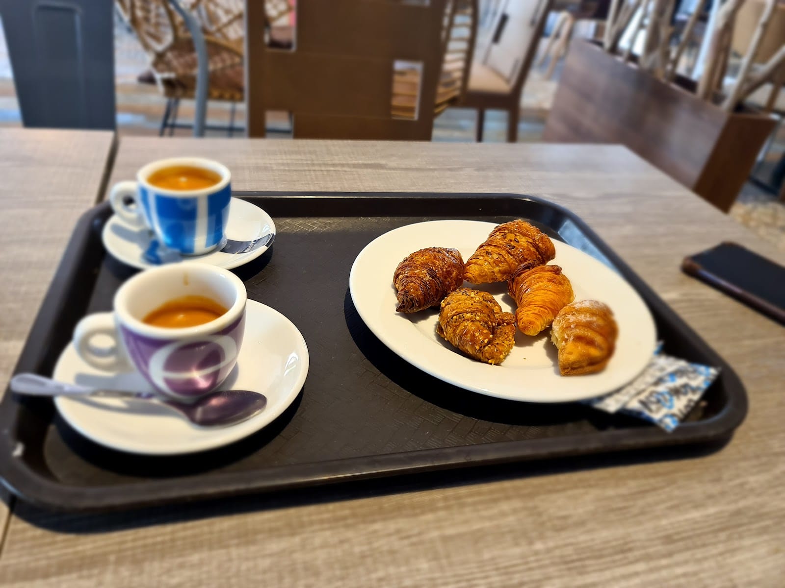 CAFE 85’C