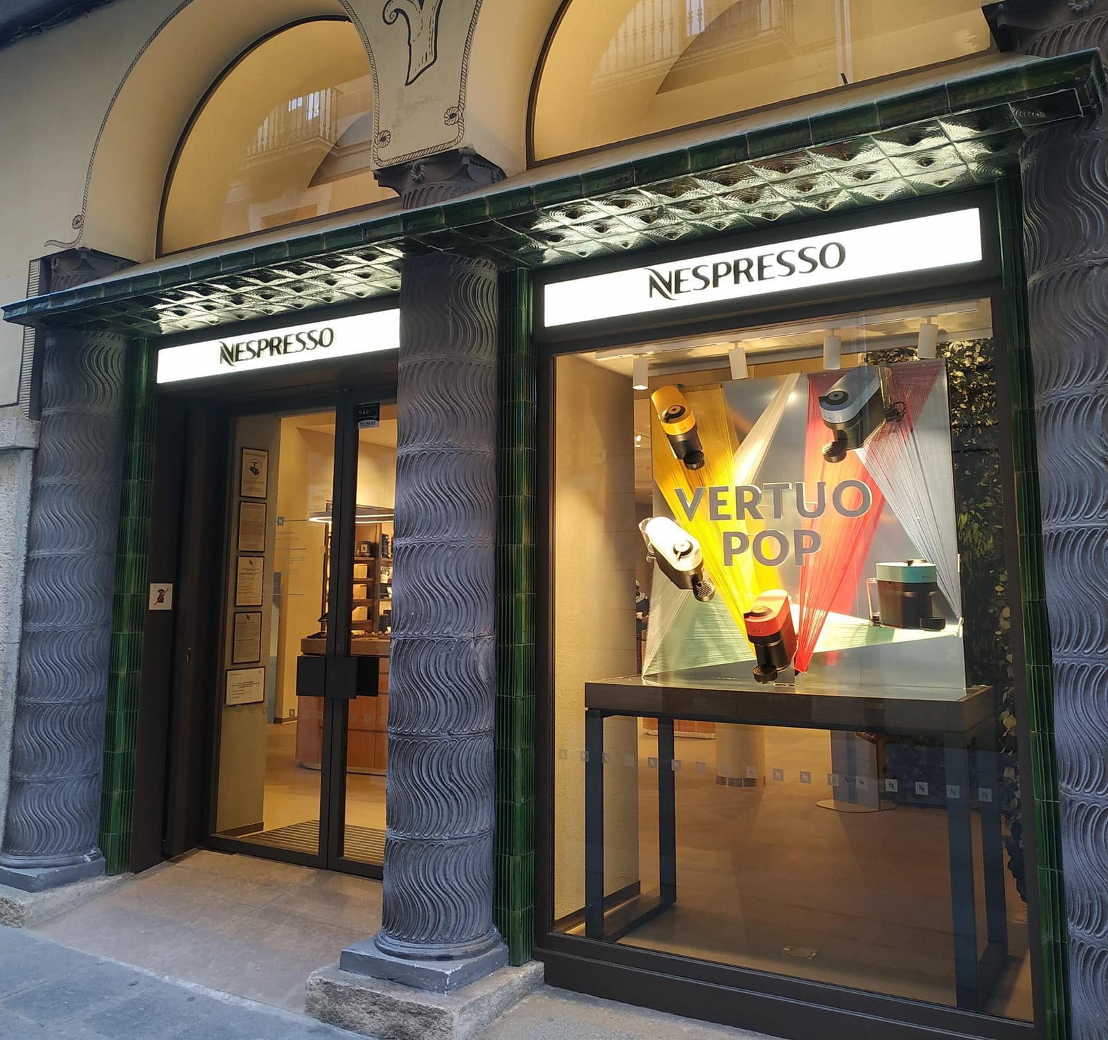 Boutique Nespresso Girona photo 3