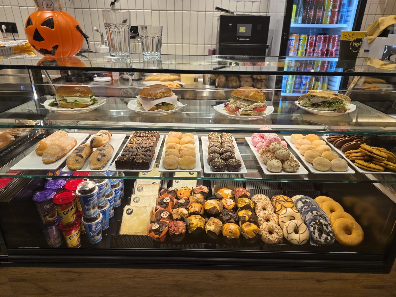Vivari Coffee & Bakery