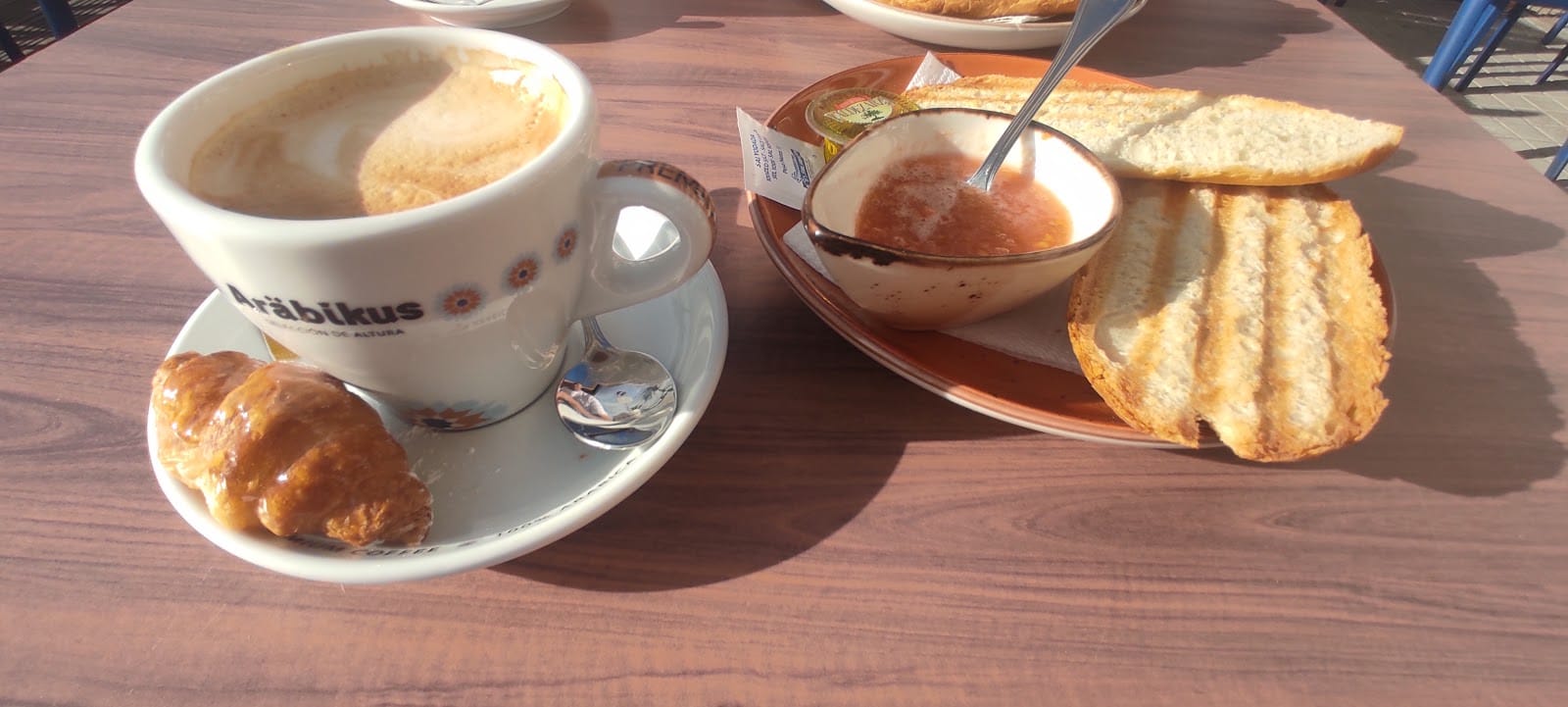 Pin&Pon Coffee&Lunch