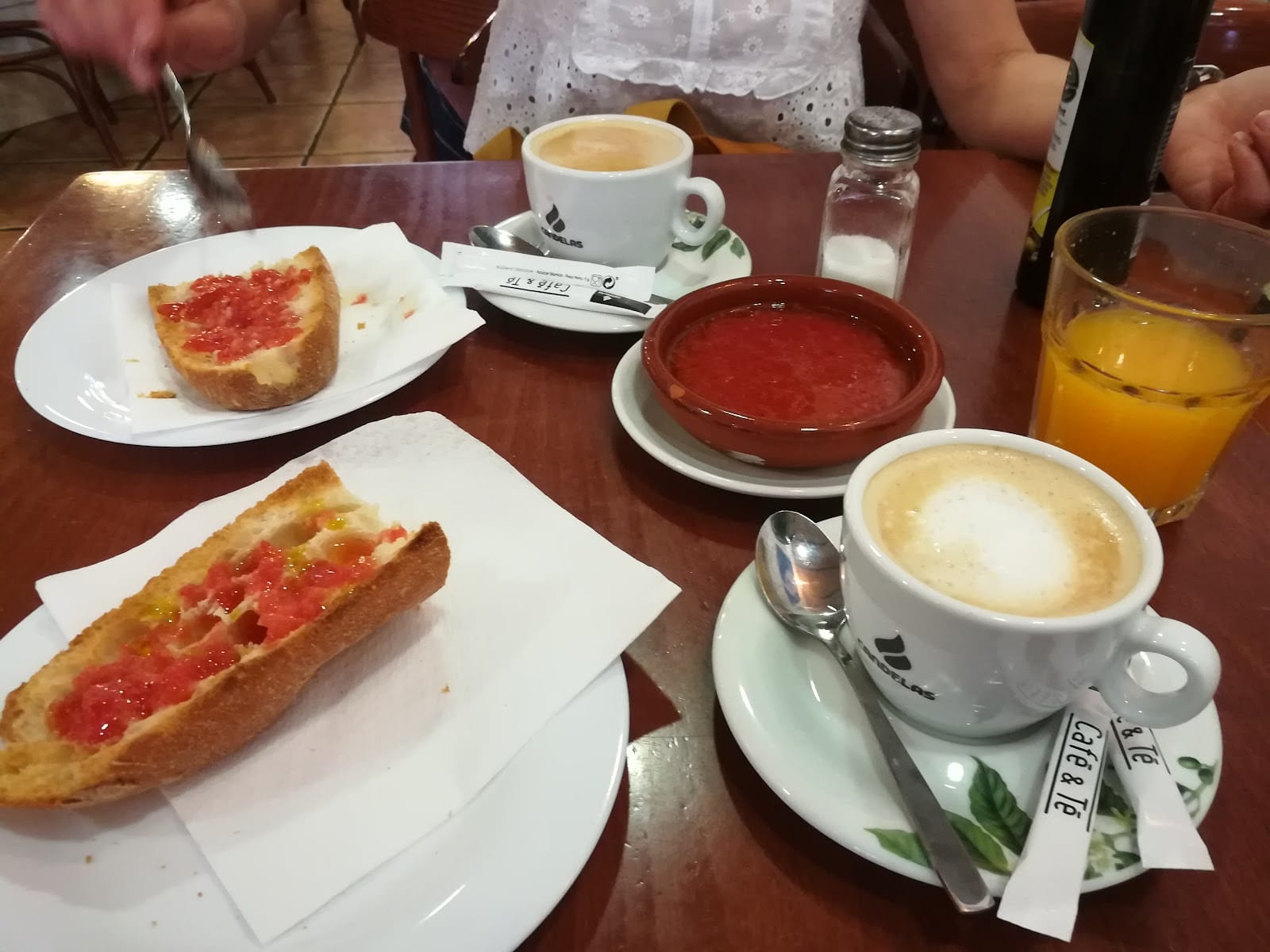 Cafè y més