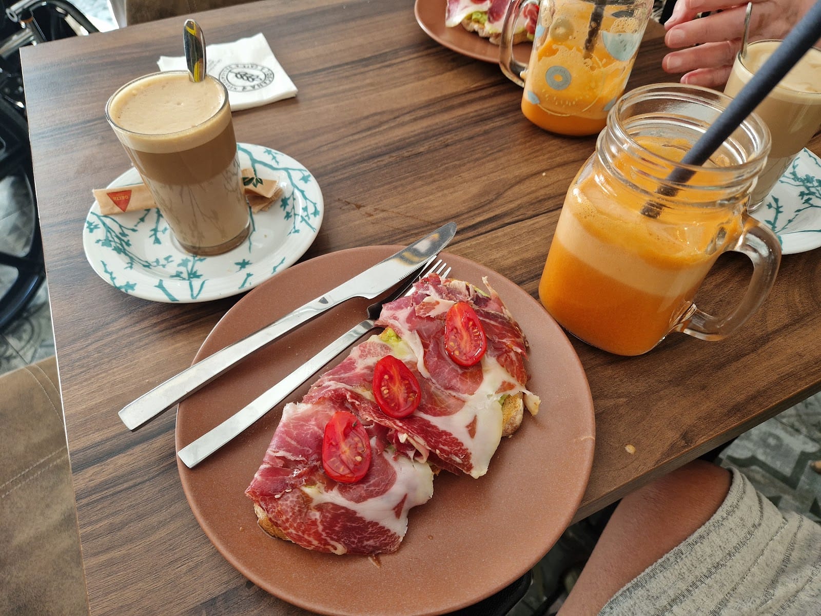 Breaking coffe & brunch (specialty coffee/café de especialidad)