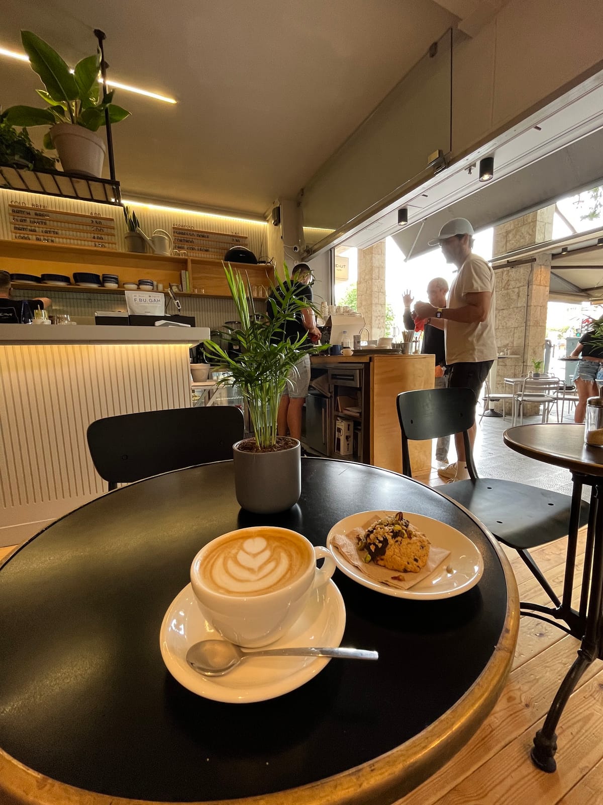 MENUT CAFÈ - Cafetería de Especialidad