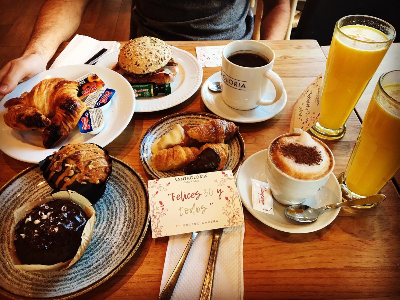 Santagloria Coffee & Bakery