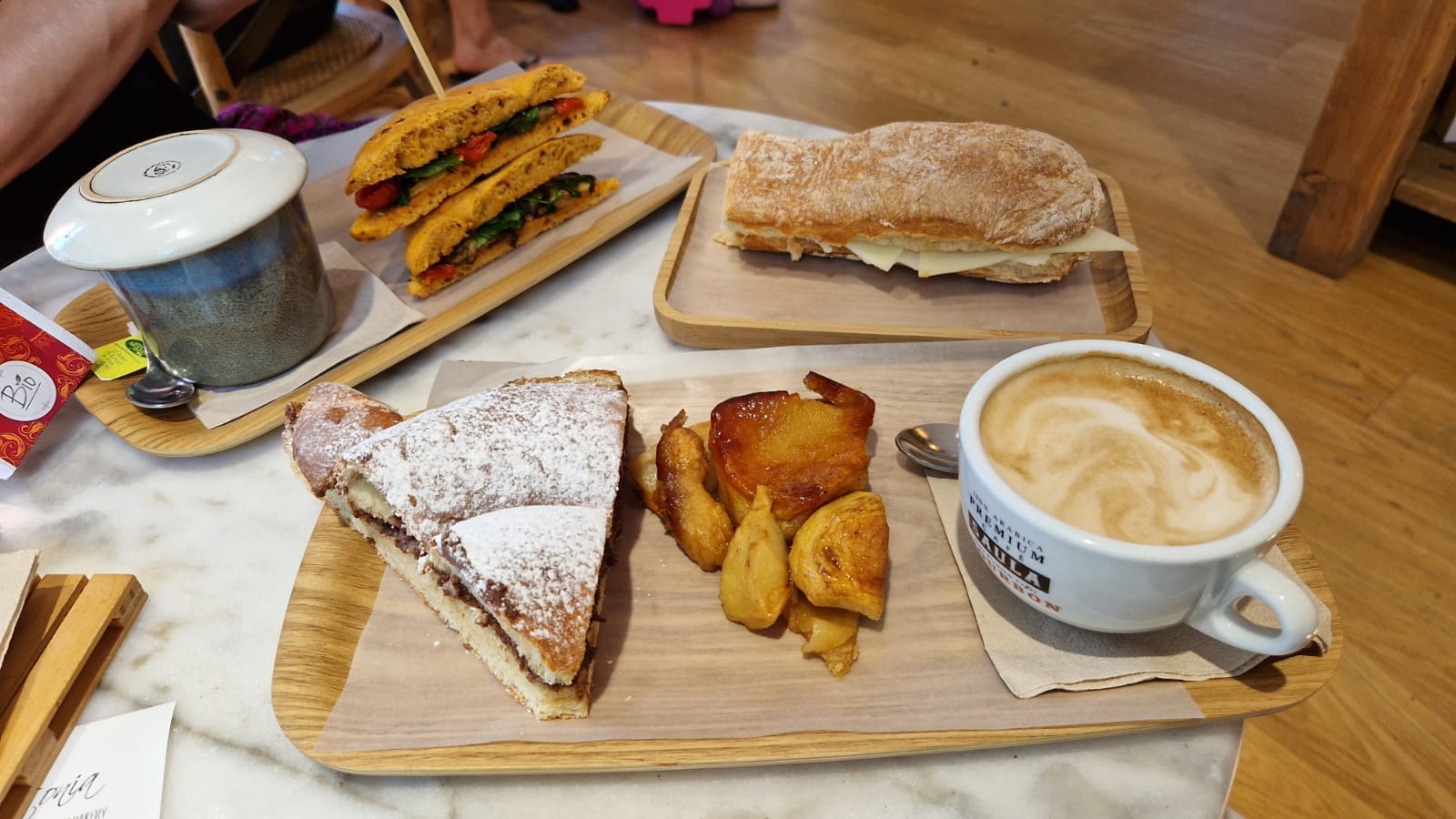 Lanttonia Cafe & Bakery