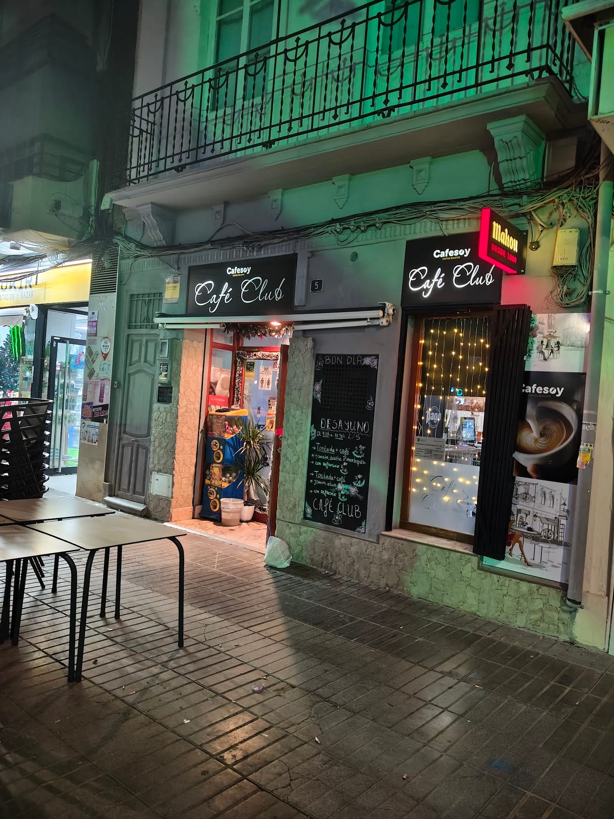 Cafe Club