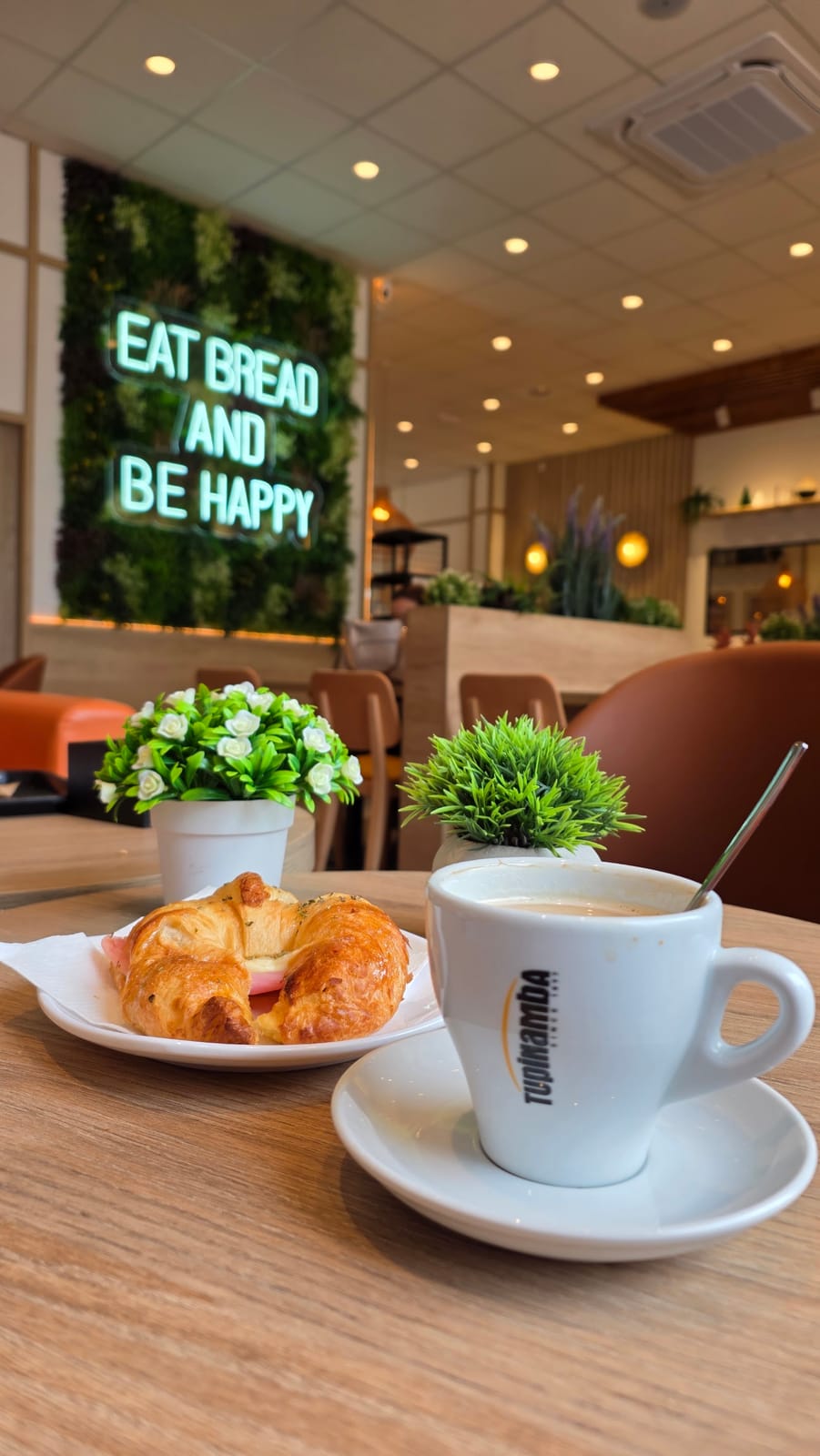 VIVARI coffee & bakery