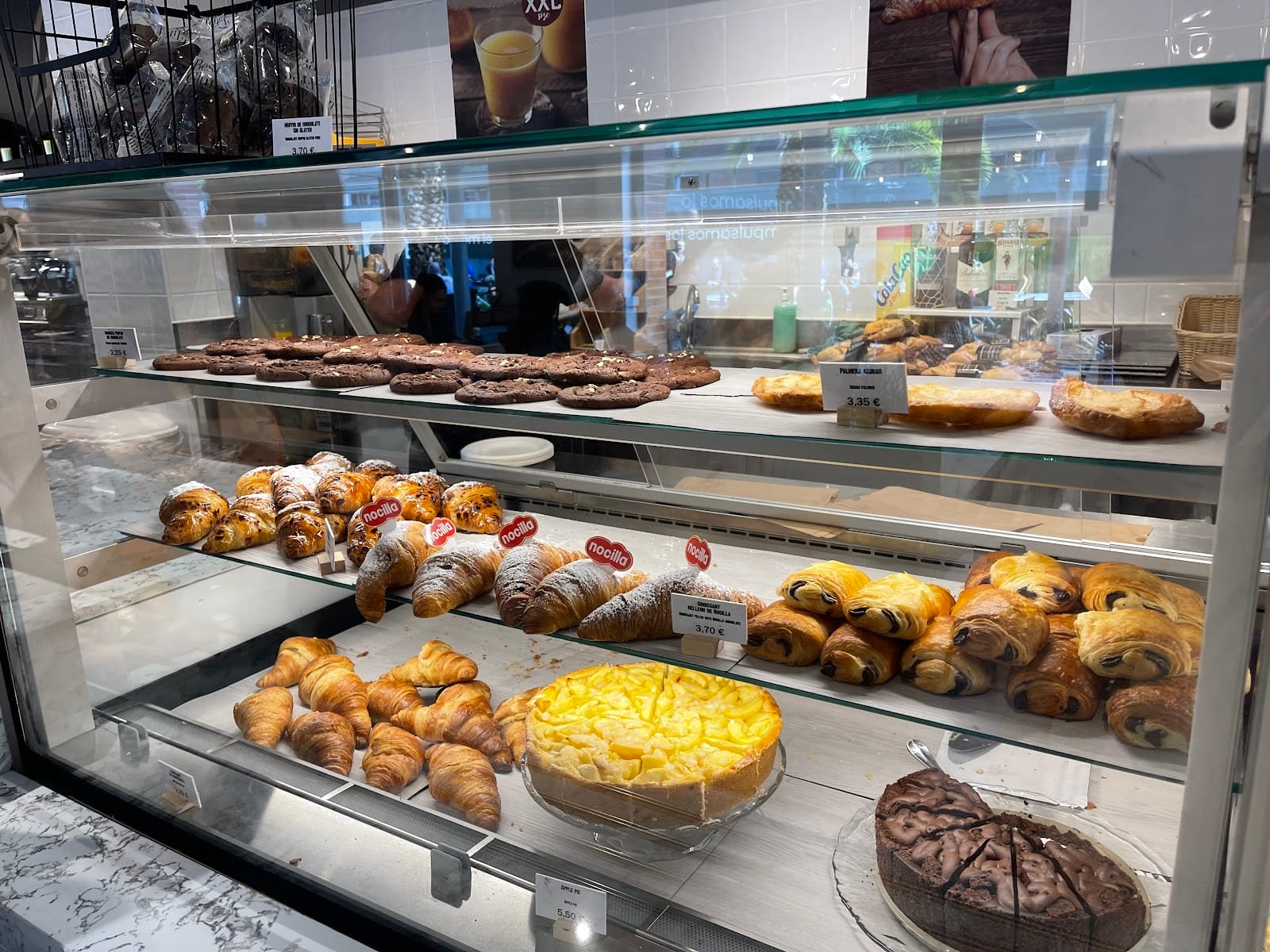 FARINE Coffee & Bakery
