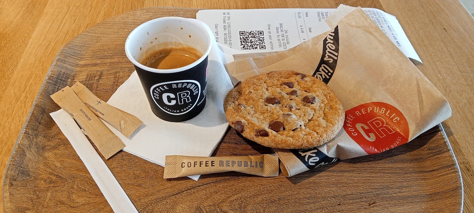 Coffee Republic P1 Salidas. Zona de embarque J T4