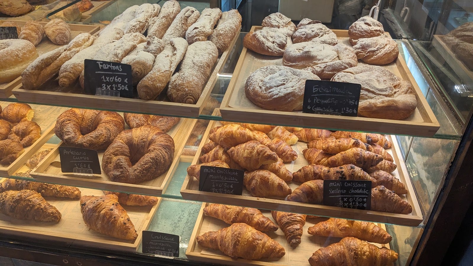 Pannes Bakery & Coffee