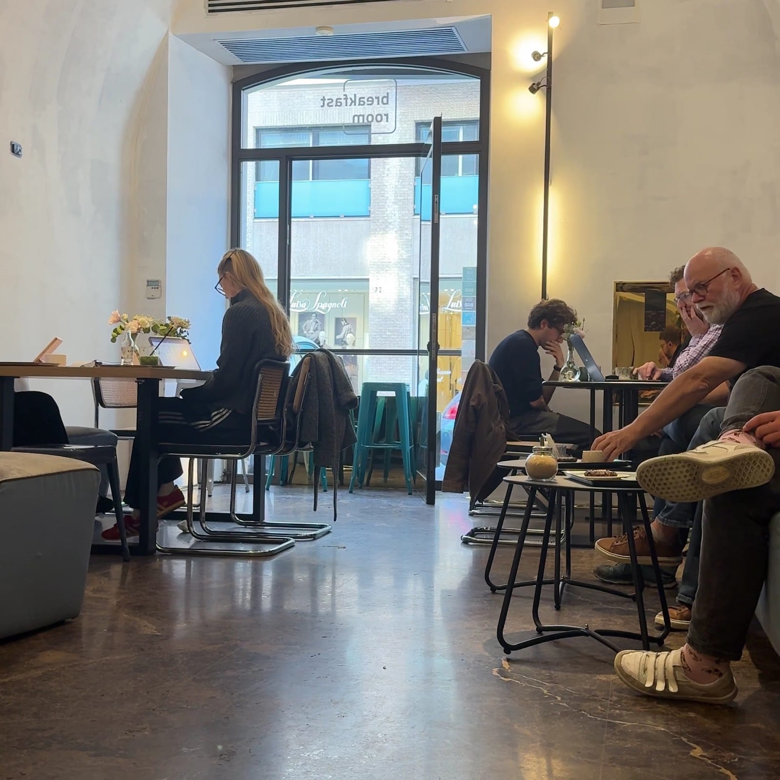 Veronero Artisan Coffee & Bakery. Specialty Coffee and All-day Brunch in Bari
