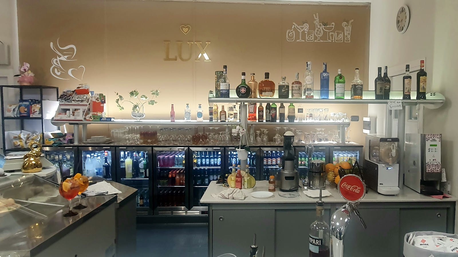 Lux cafe