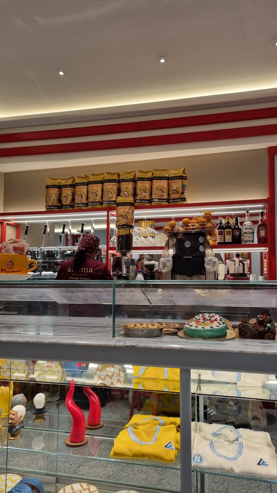 Aroma Cafe (Giant coffee)